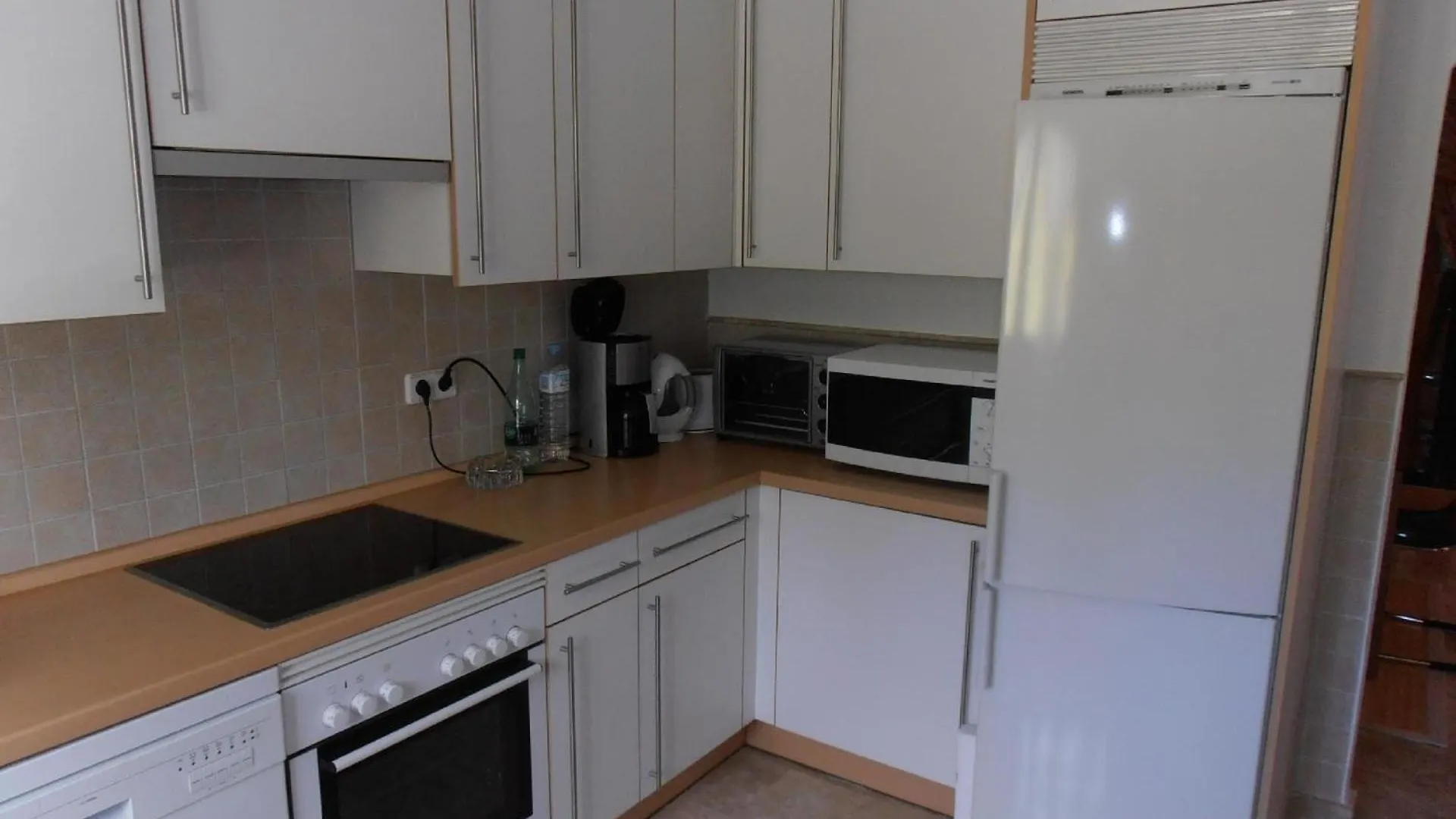 Ferienwohnung Auf Drei Ebenen Mit Vier Terrassen, Wlan U Gemeinschaftspool Estepona Spain