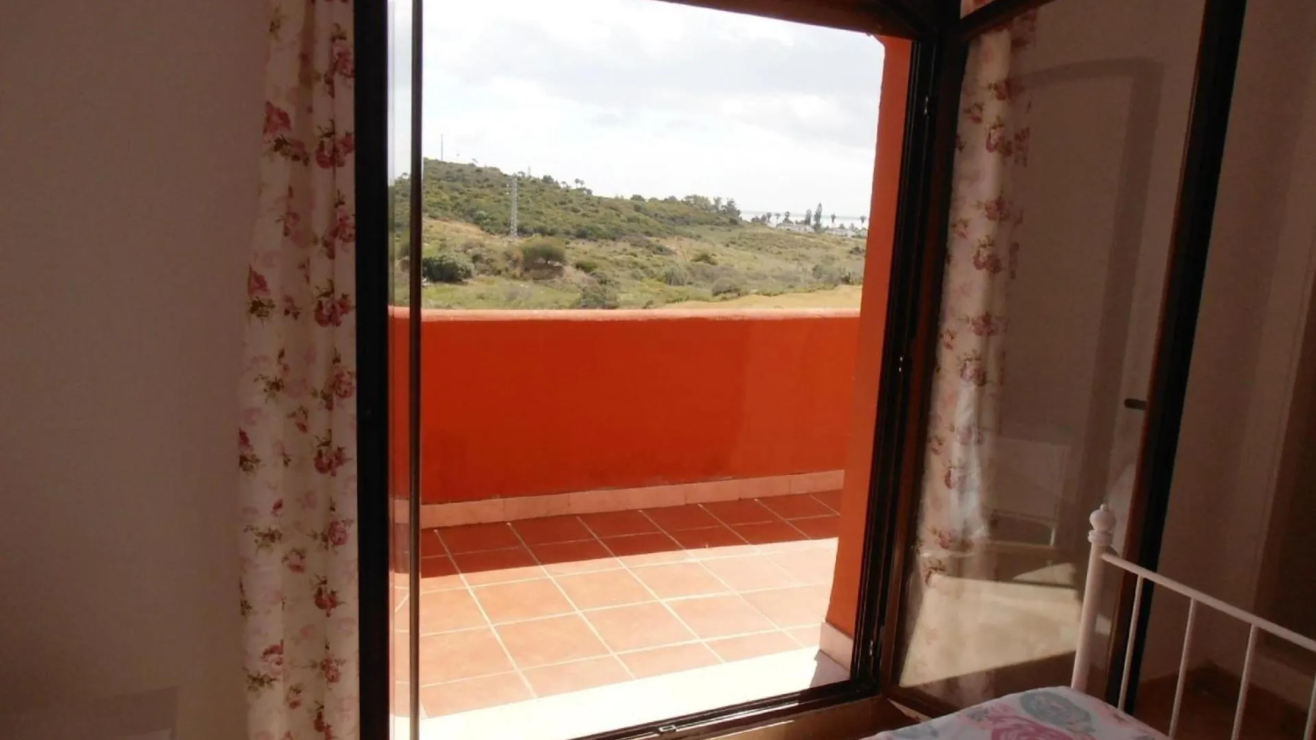 Ferienwohnung Auf Drei Ebenen Mit Vier Terrassen, Wlan U Gemeinschaftspool Estepona 0*,  Spain