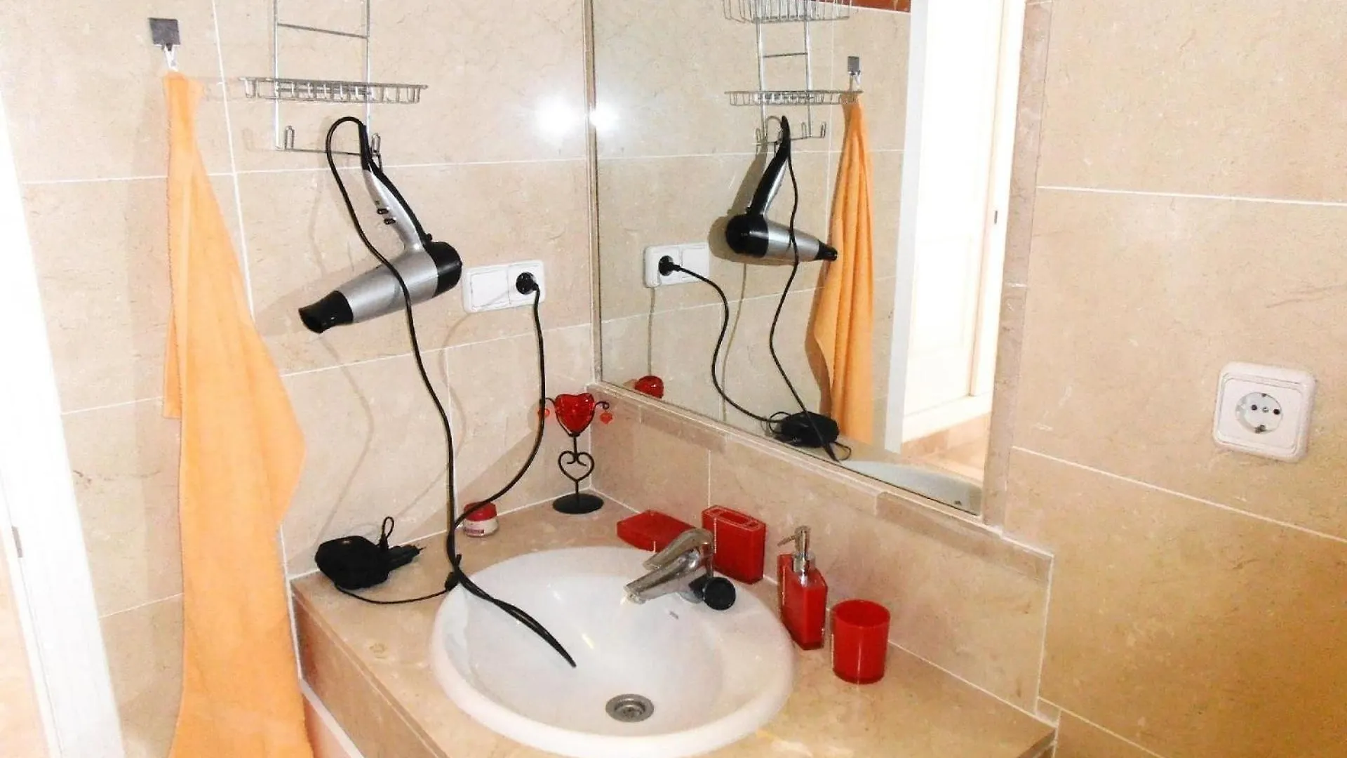 Ferienwohnung Auf Drei Ebenen Mit Vier Terrassen, Wlan U Gemeinschaftspool Estepona Apartment