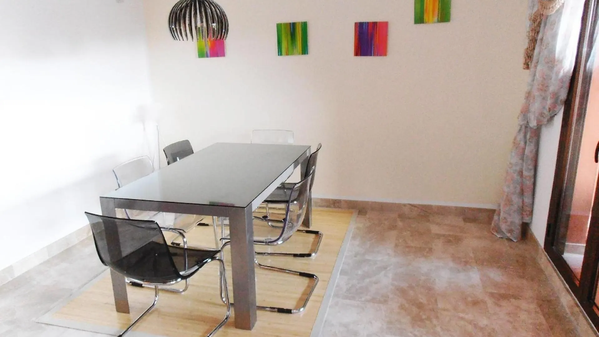 Apartment Ferienwohnung Auf Drei Ebenen Mit Vier Terrassen, Wlan U Gemeinschaftspool Estepona